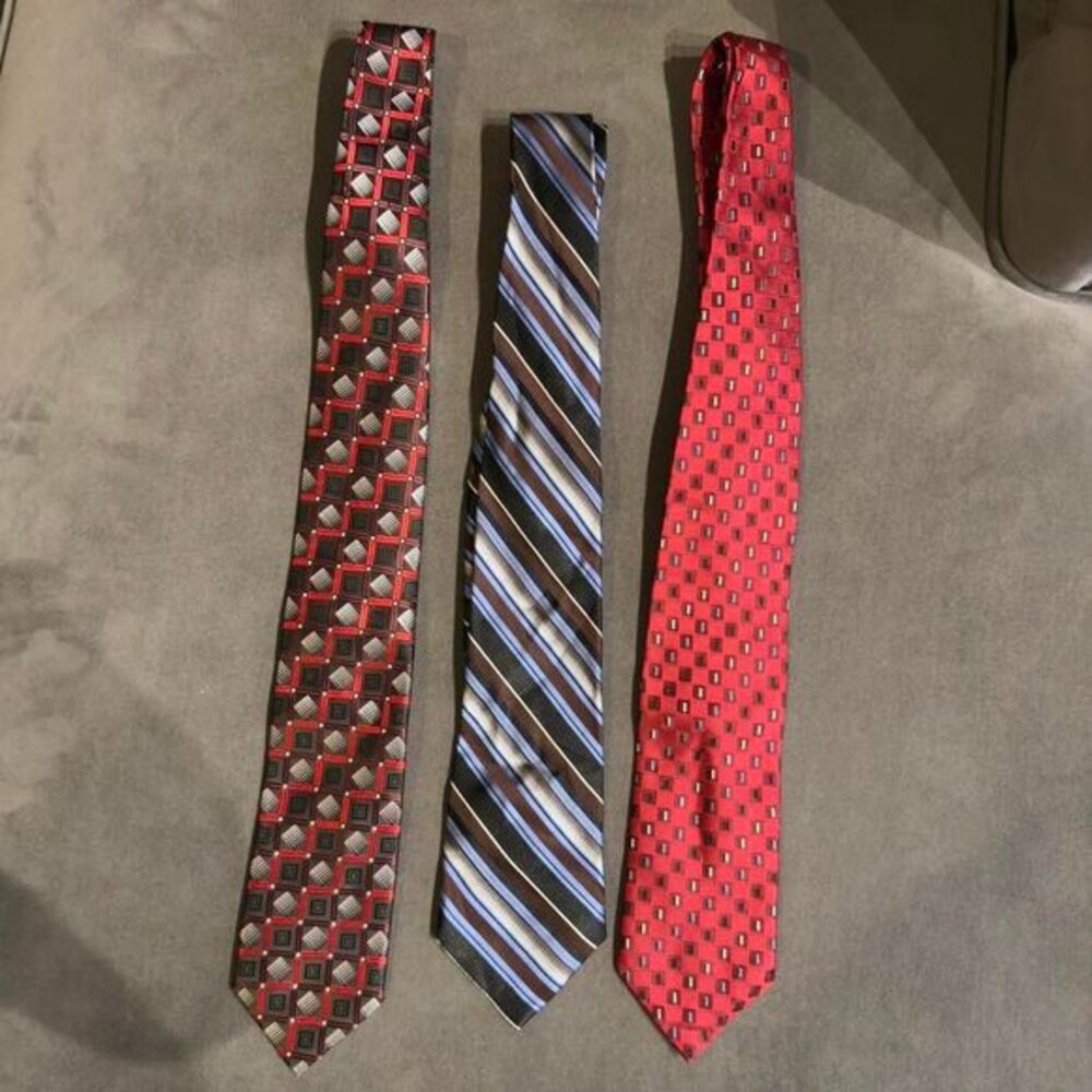 Set of 3 men's‎ ties in black and red #accessorize